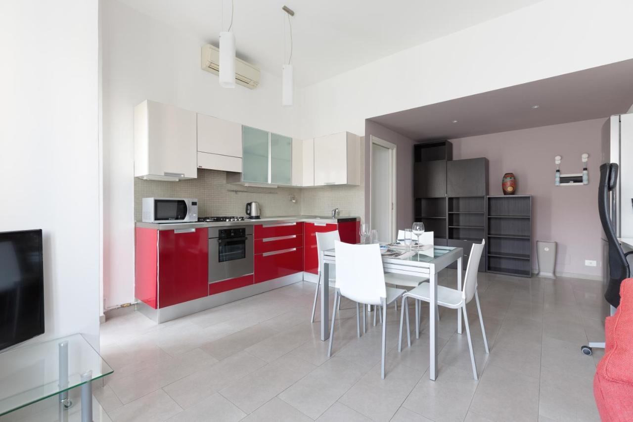 Cozy Apt With Balcony - Mm2 Sant'Agostino Leilighet Milano Eksteriør bilde